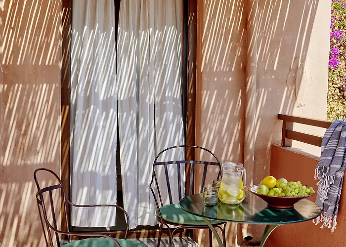 Hotell Koutouloufari Village Club