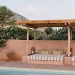 فندق Koutouloufari Village Club 3*