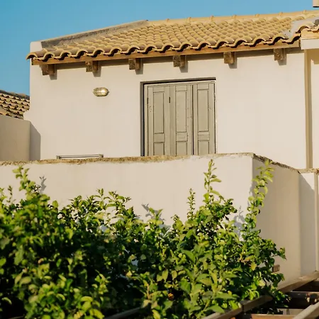 Koutouloufari Village Club ホテル