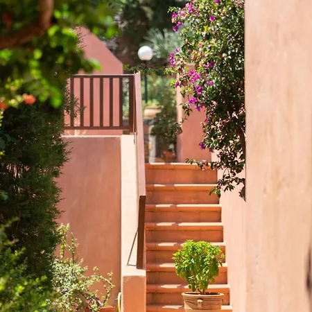 Koutouloufari Village Club מלון הרסוניסוס